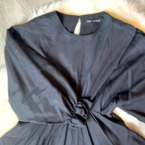Flouncy, bouncy mini dress from Zara - Picture 4 of 5
